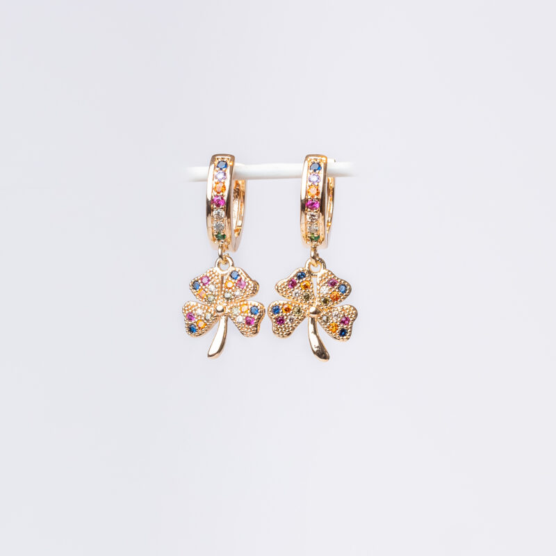 aretes huggies de trebol urban lyon baño de oro 18k